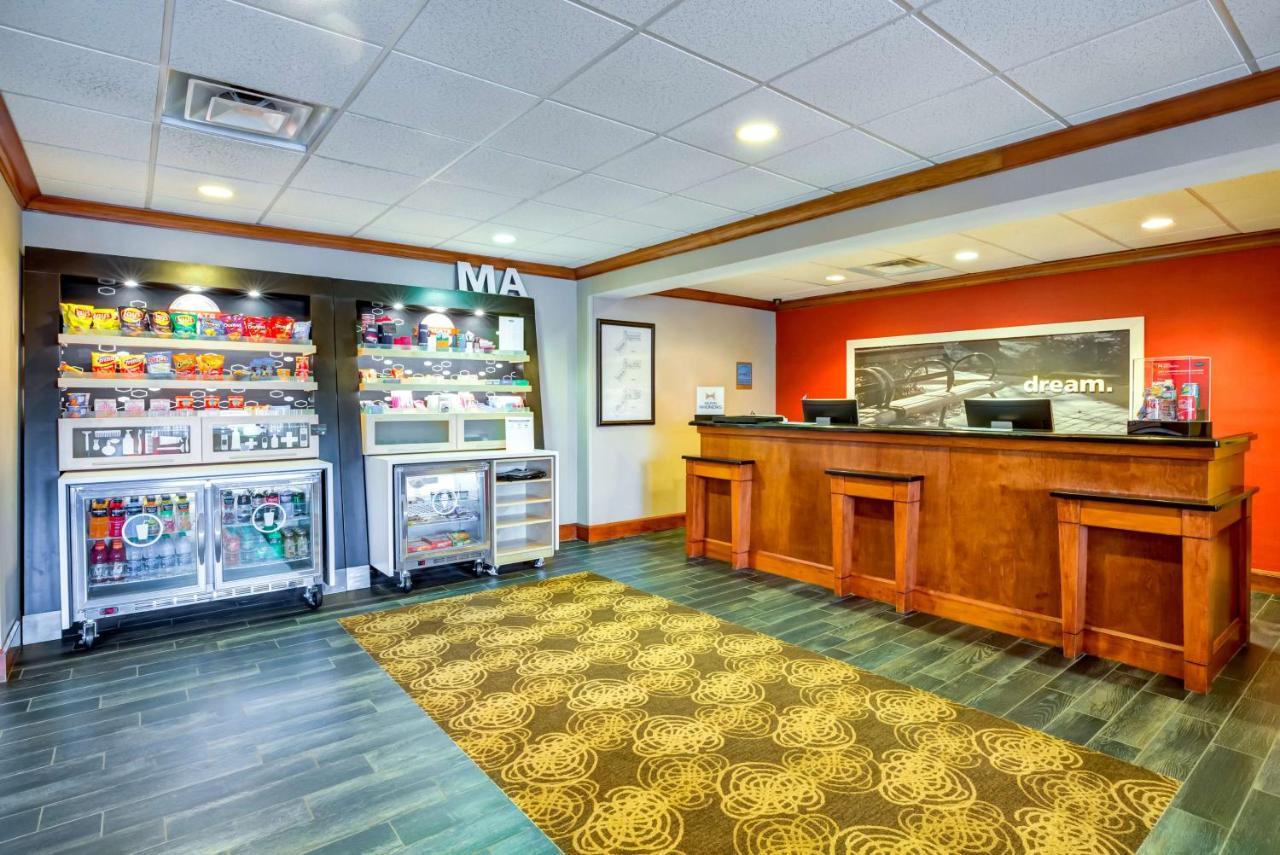 Hampton Inn Boston-Norwood Exterior foto